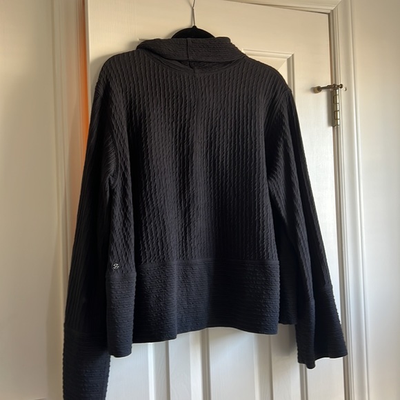 Lululemon Turtleneck pullover - Picture 3 of 3